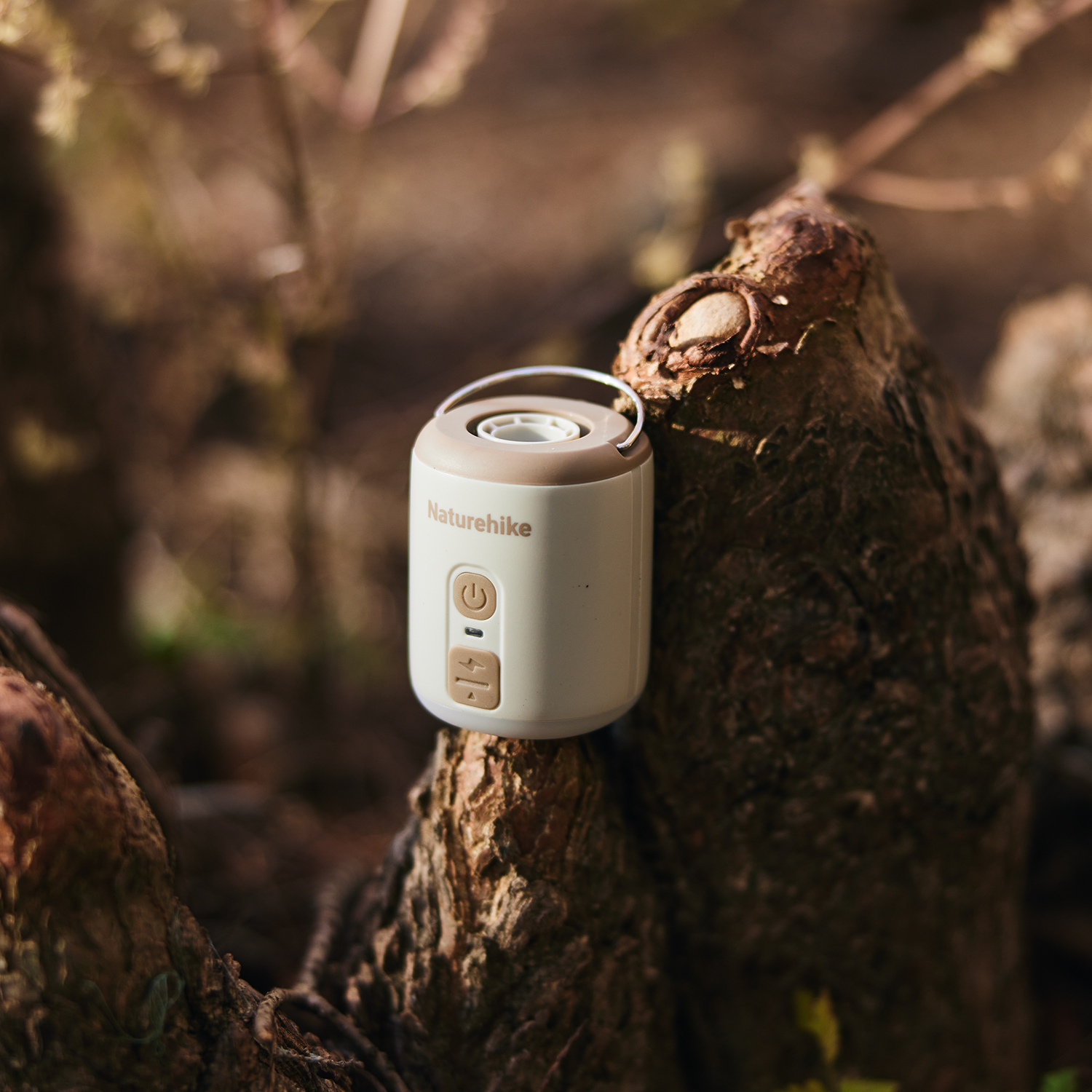 Naturehike Wind mini kompresor/pumpa se světlem 102g - krémová
